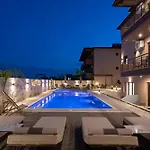 Vagathan - Lux Holidays