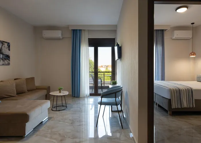 Vagathan - Lux Holidays Apart-hotel 4*